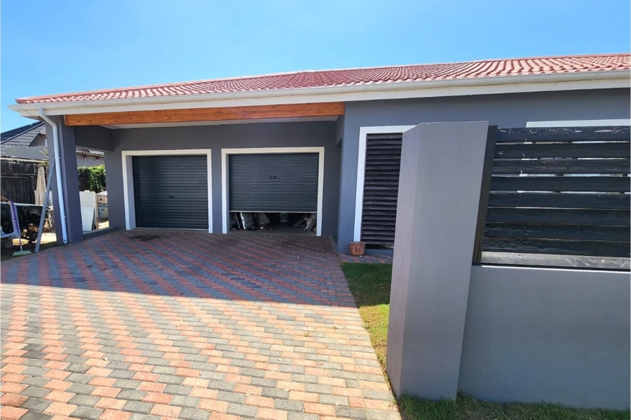 3 Bedroom Property for Sale in Wavecrest Eastern Cape